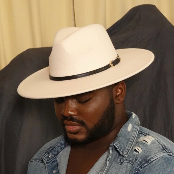 Ivory Fedora with Buckle Band - Picture 1 of 3